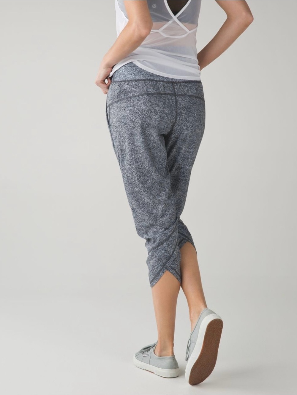 Lululemon‎ Tranquil Crop Lightweight Tulip Hem Pants 4